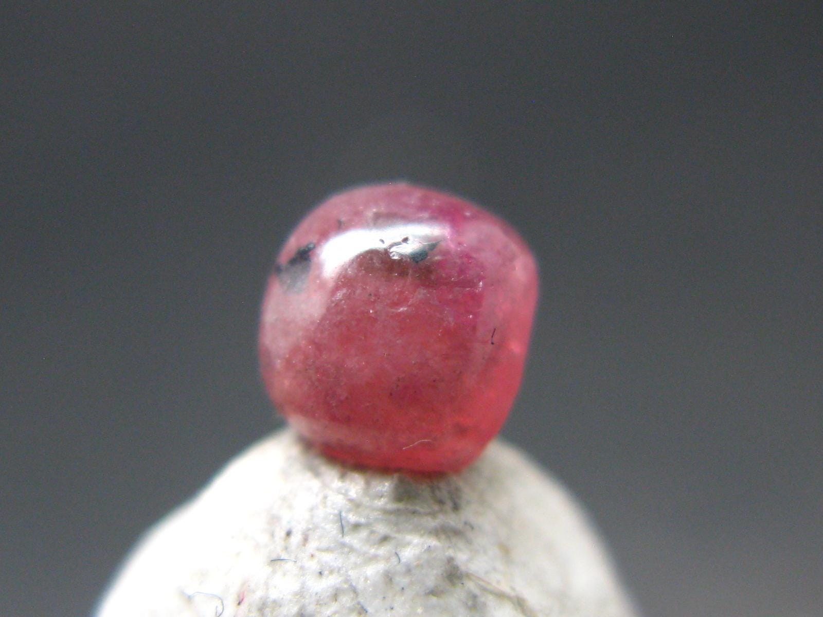 Rare Gem Bixbite Red Beryl Emerald Cabochon From Utah Usa - 0.50 Carats - 5.1x4.6 Mm
