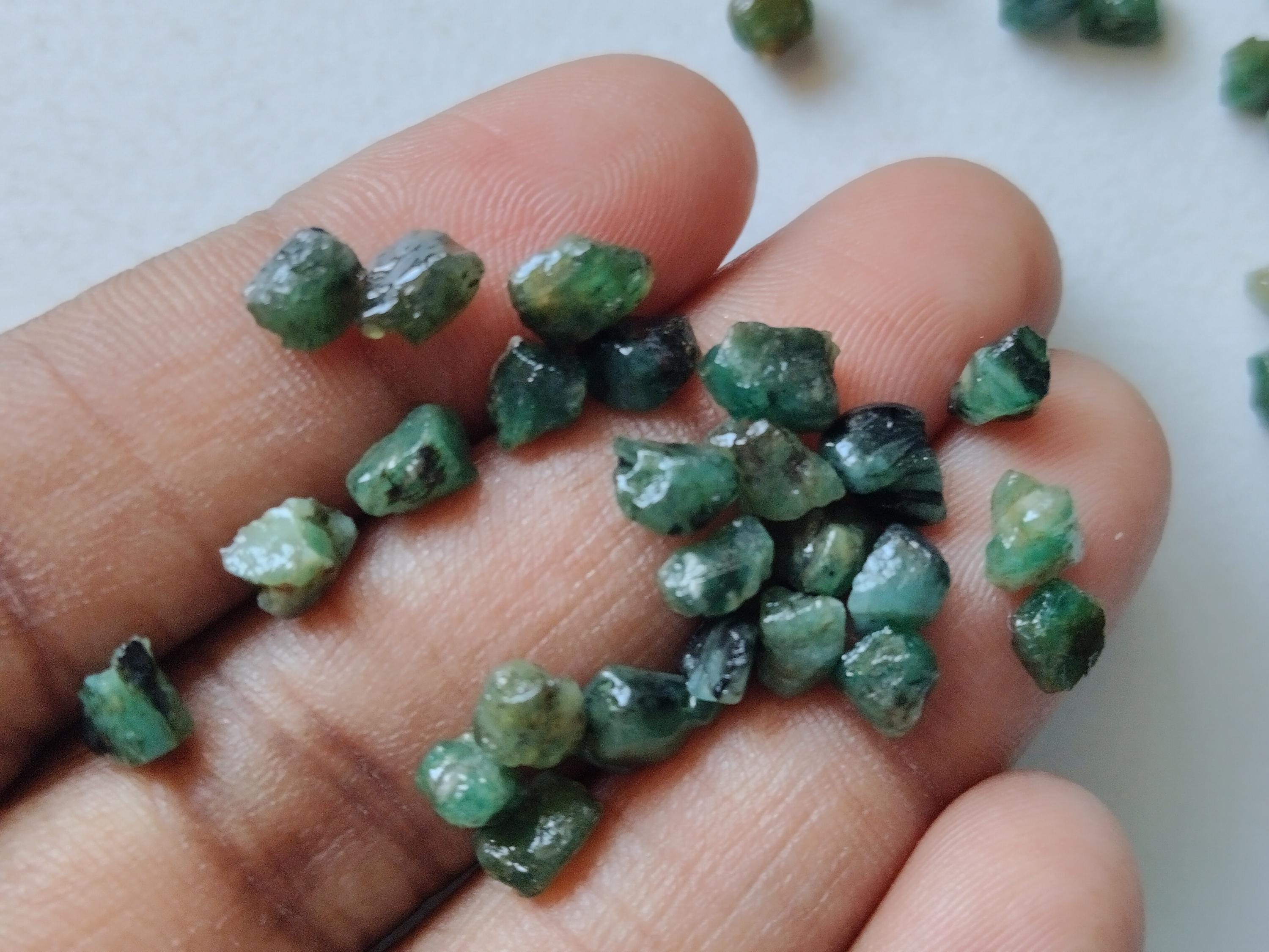 4-6mm Emerald Rough Stones, Raw Emerald, Loose Rough Emerald Gemstones, Undrilled Raw Emerald Stones (5pcs T0 50pcs Options) - Adg327