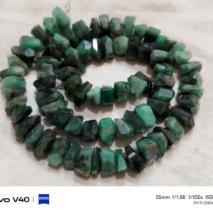 7 Inch Strand,natural Emerald Faceted Fancy Nuggets Shape Size 7-8mm