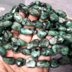 8 Inches Strand, Natural Emerald Faceted Fancy Fancy Nuggets Shape Size 14-18mm