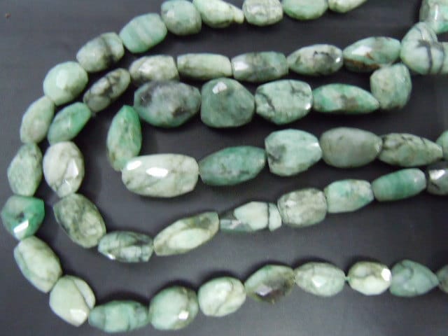 Aaa Natural Emerald Gemstone Loose Beads Nuggets 15-20mm Approx Wholesale Price