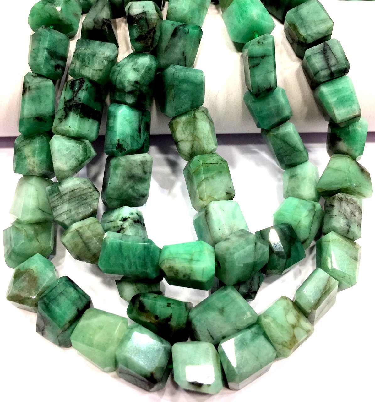 Top Quality~natural Emerald Faceted Nuggets Beads Rare Emerald Nuggets Beads Real Emerald Gemstone Beads Wholesale Emerald Strand Beads.