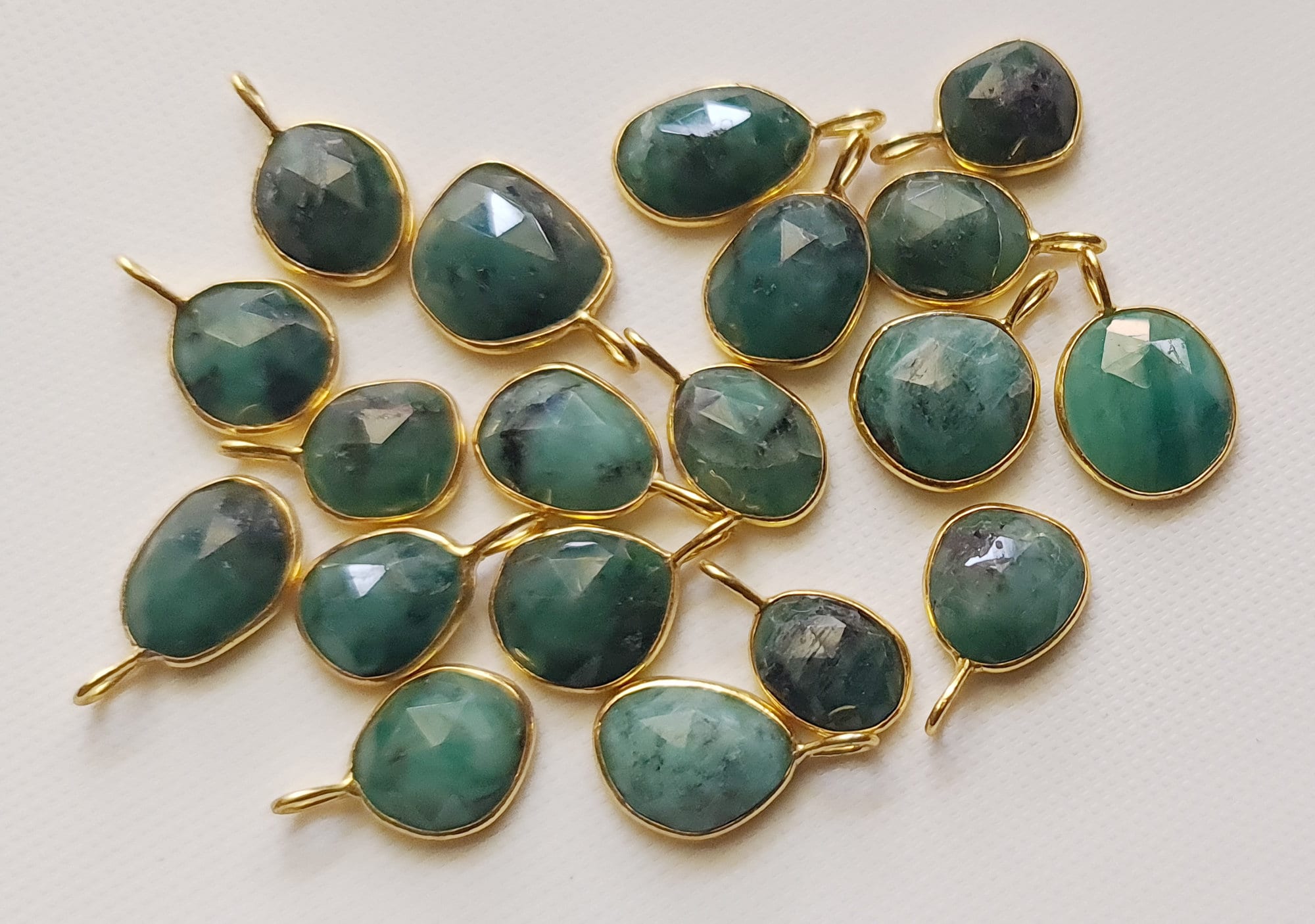 Emerald Faceted Free Form Shape Connectors, Single Loop 925 Silver With Gold Polish Bezel Findings, Emerald Charms For Jewelry - Adg506