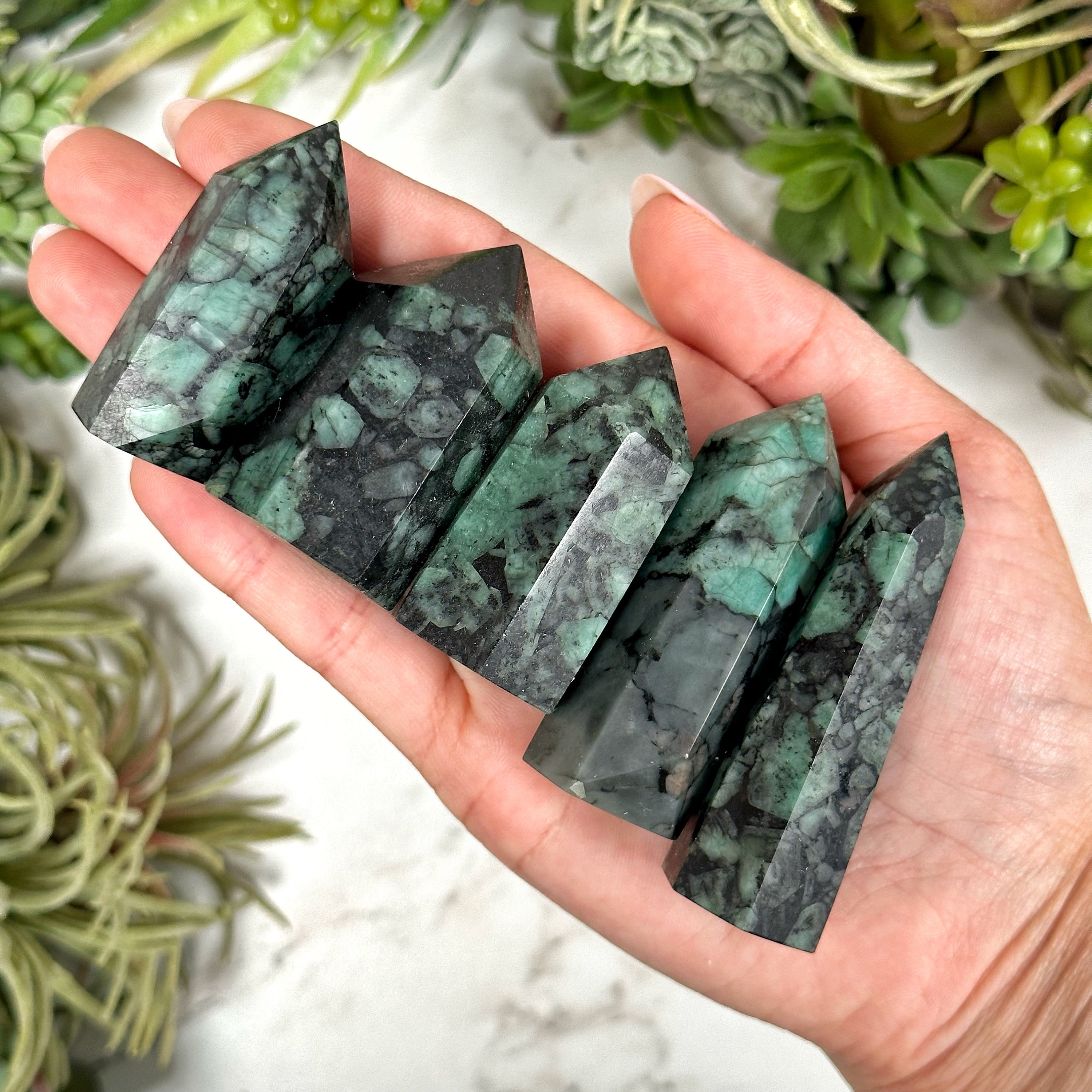 Emerald Point | S, L | - (polished Green Crystal Tower, Heart Chakra, Healing Stone, Love)