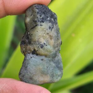 Raw Emerald Tower: Zambia Healing Crystal Gemstone (70 Carat, 36x16x15 mm) Raw Emerald Tower: Zambia Healing Crystal Gemstone (70 Carat, 36x16x15 mm)