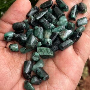 50 Piace Loose Emralds Rough Green Emrald Rough Loose Rough Gemstone Green Emrald ,Emrald Crystal Raw. Loose Rough Wholsale 50 Piace Loose Emralds Rough Green Emrald Rough Loose Rough Gemstone Green Emrald ,Emrald Crystal Raw. Loose Rough Wholsale