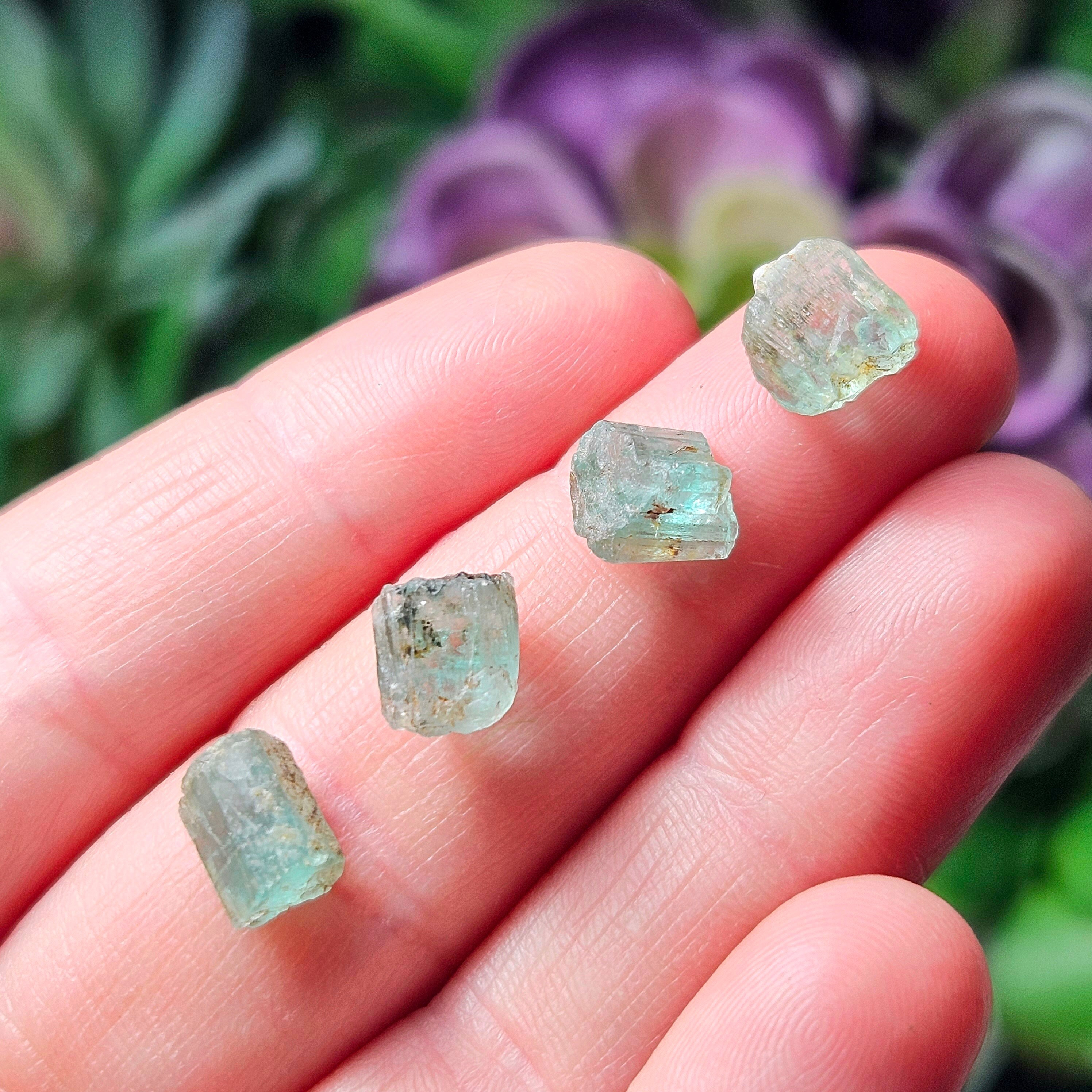 Raw Colombian Emerald - Emerald Gemstone - Emerald Crystal - Raw Emerald - Green Emerald - Natural Emerald - Colombian Emerald - Emerald Raw Colombian Emerald - Emerald Gemstone - Emerald Crystal - Raw Emerald - Green Emerald - Natural Emerald - Colombian Emerald - Emerald
