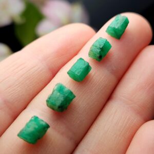 Raw Emerald Crystal: Natural Emerald Specimen