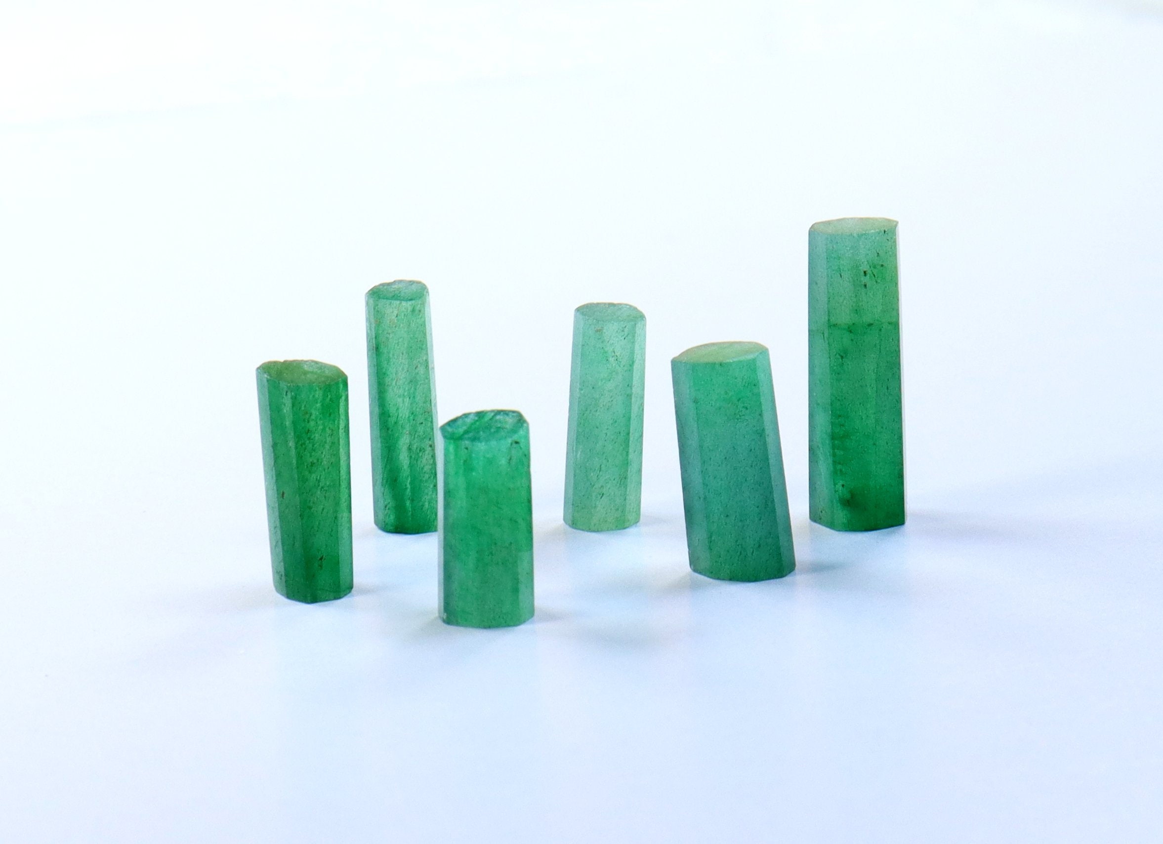 Faceted Emerald Crystal Pencil Points: Raw Green Gemstone Sticks (15-20 Mm)