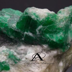 Raw Natural Green Emerald Crystal Gemstone, 731.40 Carats Raw Natural Green Emerald Crystal Gemstone, 731.40 Carats