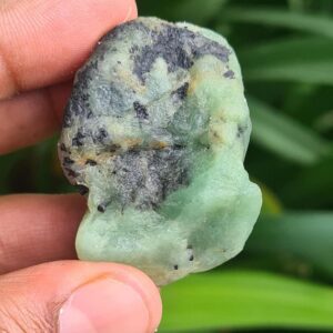 Raw Emerald Specimen: Natural Green Healing Crystal (157 Carat) Raw Emerald Specimen: Natural Green Healing Crystal (157 Carat)