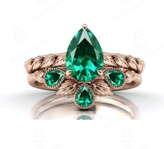 14k Gold Emerald Engagement Ring Set Vintage Leaf Design Bridal Ring Set Art Deco Pear Cut Emerald Wedding Ring Set Unique 2 Piece Ring Set