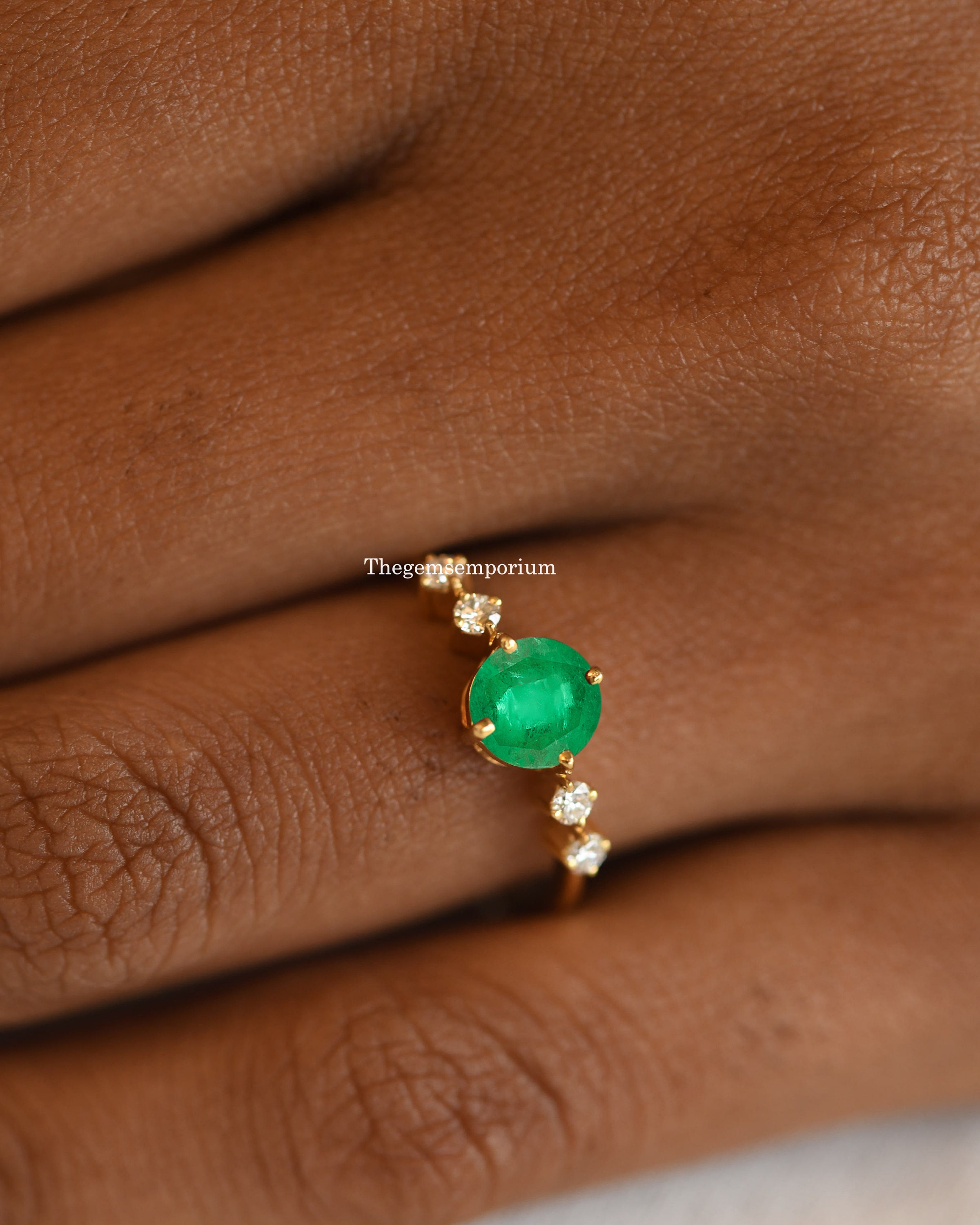 Round Cut Emerald Engagement Ring,14k Solid Gold,diamond Accented Ring,proposal Ring For Bride,emerald Wedding Ring,minimalist Ring,vintage Round Cut Emerald Engagement Ring,14k Solid Gold,diamond Accented Ring,proposal Ring For Bride,emerald Wedding Ring,minimalist Ring,vintage