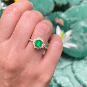 Genuine Emerald Engagement Ring,14k Solid Gold,Halo Diamond Ring,Prong Set Round Cut Emerald Ring,Vintage Wedding Ring for Bride,Art Deco