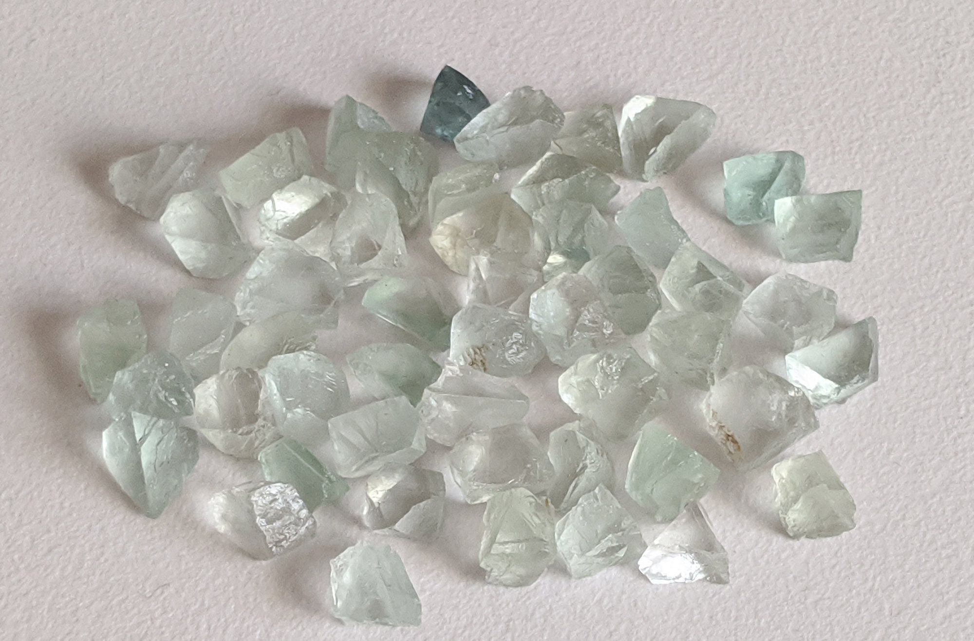 6-8mm Fluorite Rough Stones, Raw Fluorite Gemstones, Natural Loose Rough Fluorite Undrilled Stones (5pcs T0 50pcs Options) - Adg338