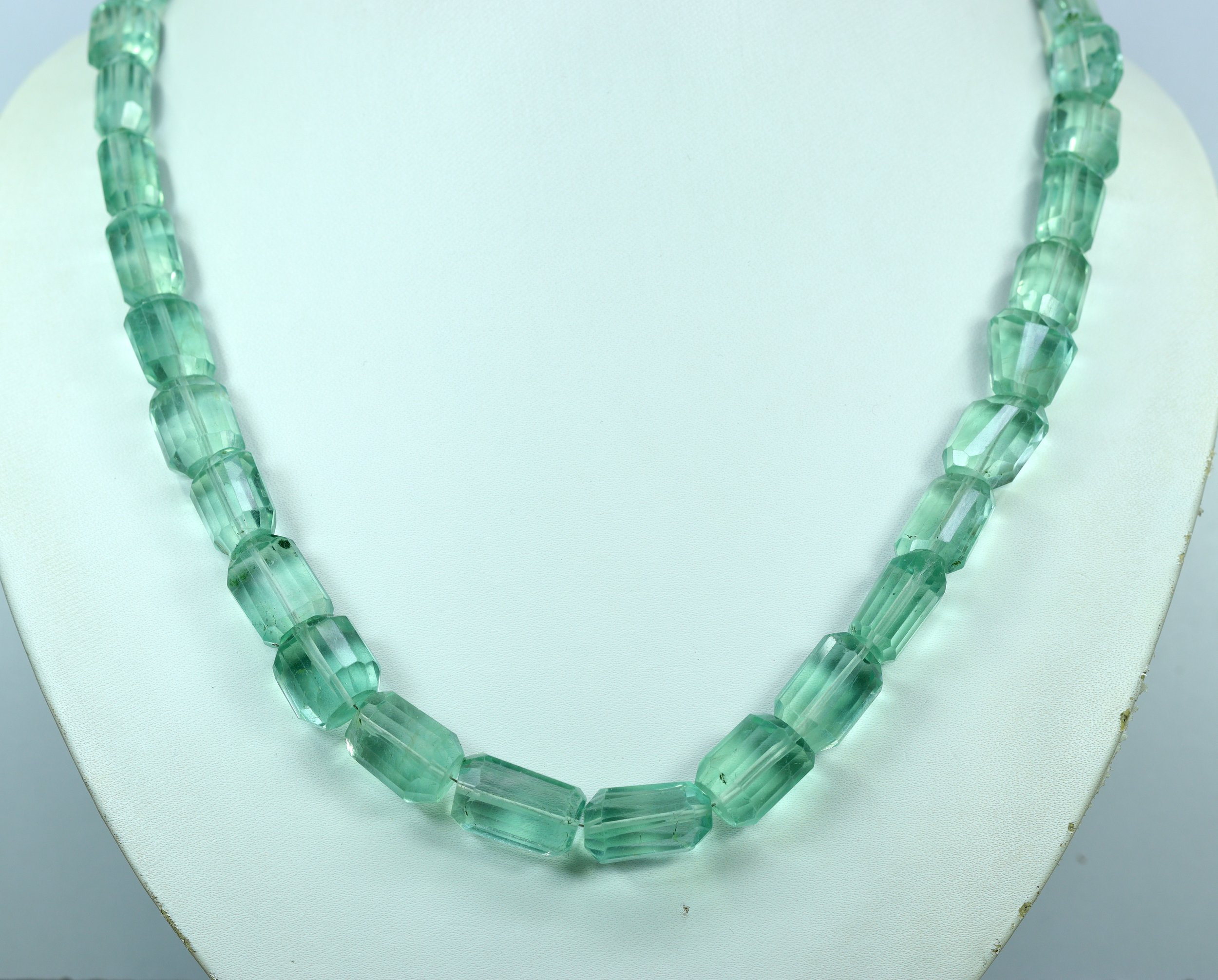 Green Fluorite Beaded Necklace: Faceted Tumble Beads, 16 Inch