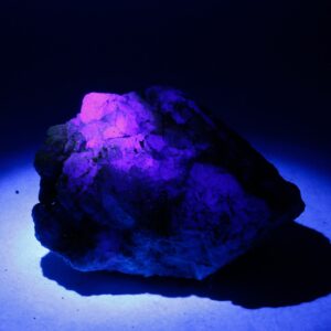 Fluorite UV Neptune Mine Arizona Specimen - Fluorescent Mineral Fluorite UV Neptune Mine Arizona Specimen - Fluorescent Mineral
