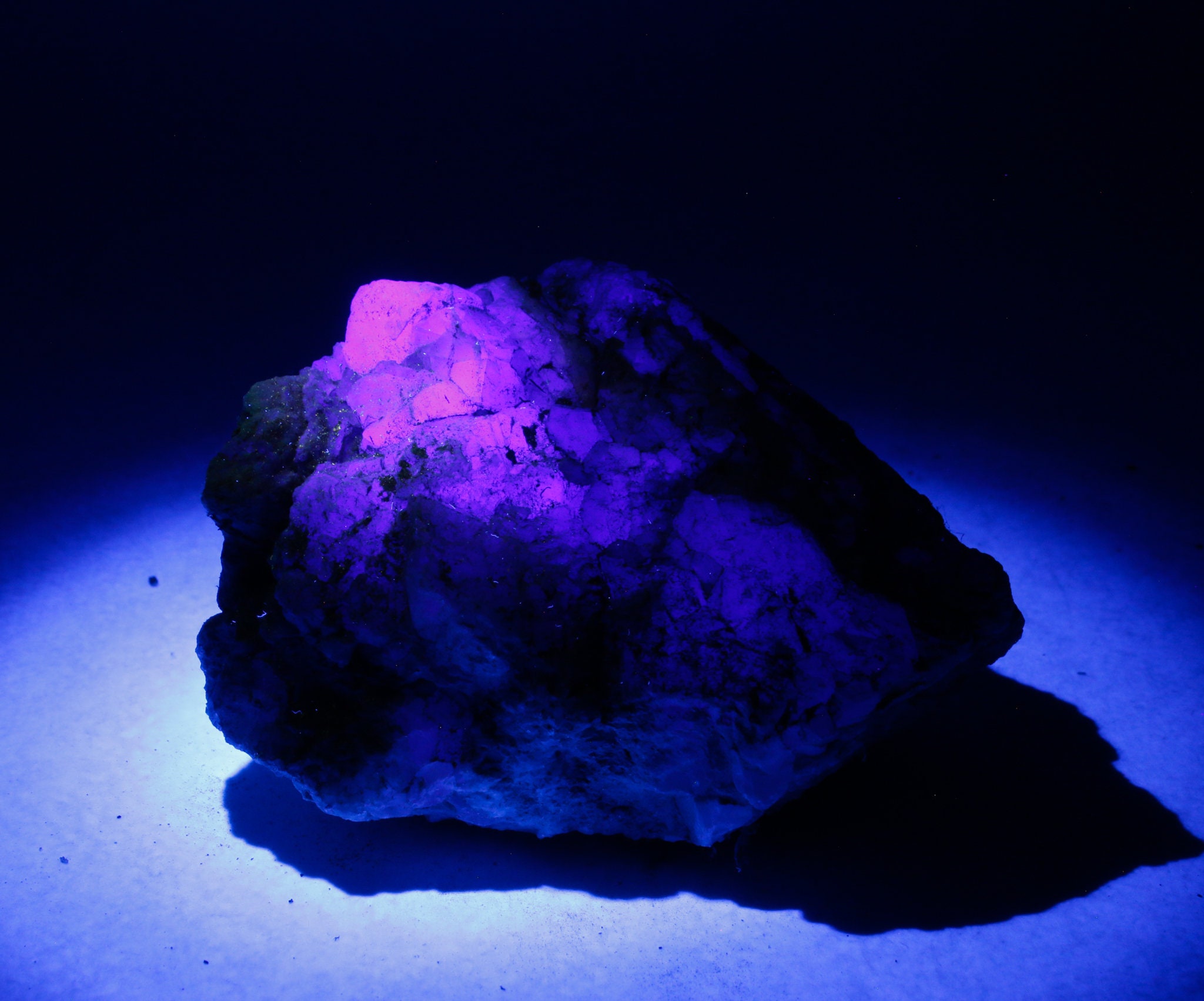 Fluorite Uv Neptune Mine Arizona Specimen - Fluorescent Mineral Fluorite Uv Neptune Mine Arizona Specimen - Fluorescent Mineral