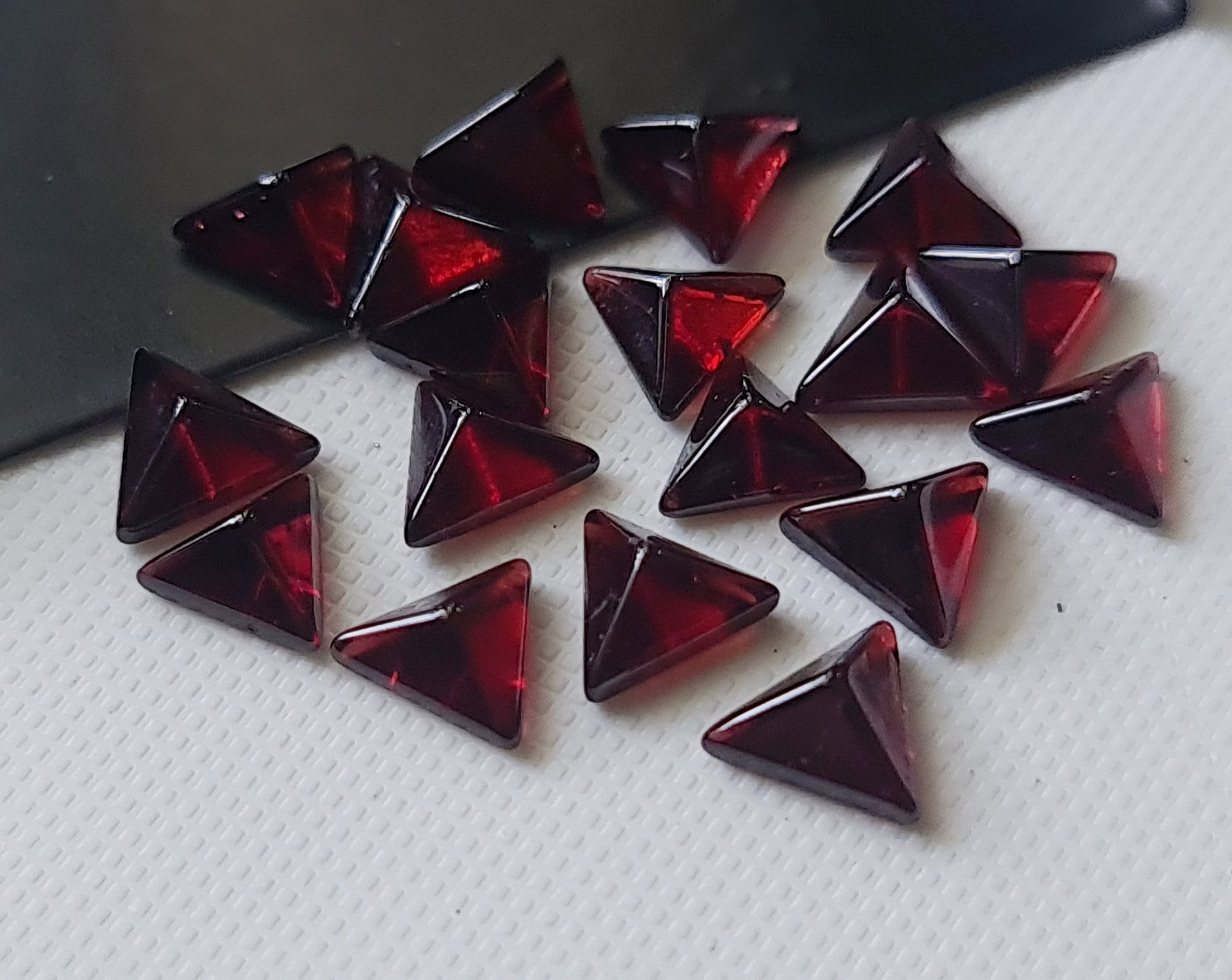 Natural Garnet Plain Triangle Flat Back Cabochon For Ring /pendant /earrings Fancy Trillion Garnet 6mm Calibrated Size (5pc To 10pcs)-psg347 Natural Garnet Plain Triangle Flat Back Cabochon For Ring /pendant /earrings Fancy Trillion Garnet 6mm Calibrated Size (5pc To 10pcs)-psg347