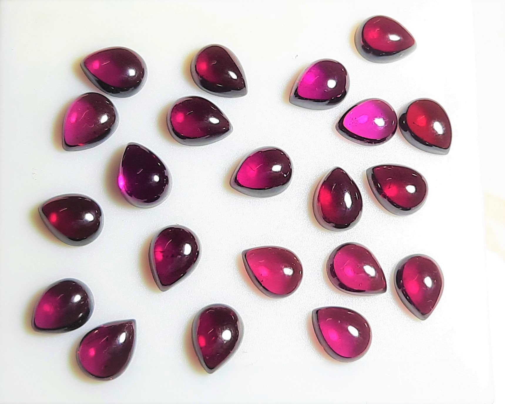 Natural Rhodolite Garnet Pear Cabochon Gemstone: Ring,earing,pendent,bracelets Jewelry,necklace,craft,healing,birthstone,gift,love,purity