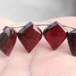 Garnet Gemstone Faceted Briolette Beads | 8-piece Leaf-shaped I Size—17-18 Mm App. Jewelry Setting (c538) Garnet Gemstone Faceted Briolette Beads | 8-piece Leaf-shaped I Size—17-18 Mm App. Jewelry Setting (c538)