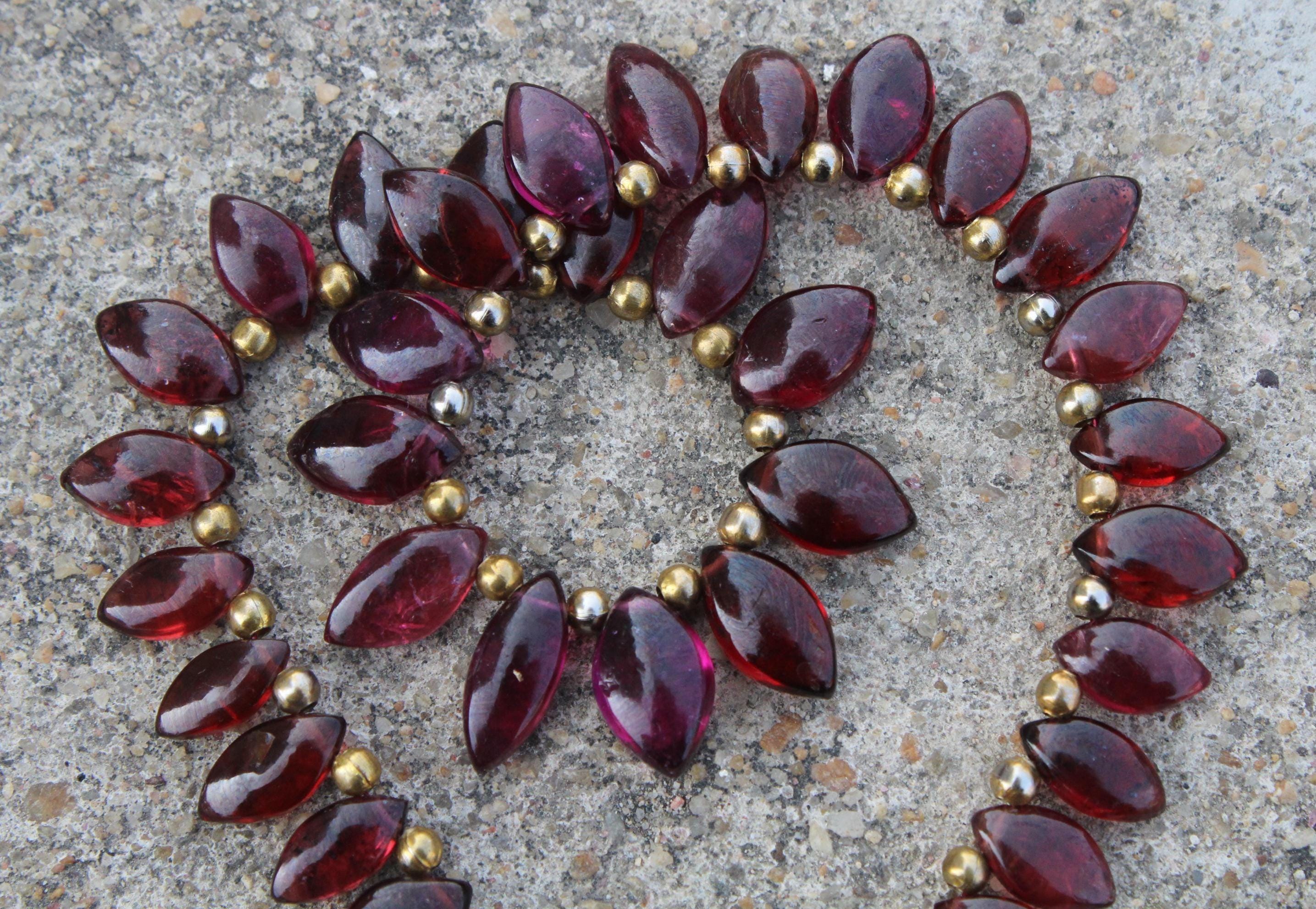 Garnet Gemstone Smooth Briolette Beads , 10-piece Marquise-shaped I Size—10-13 Mm App. Jewelry Setting (c573)