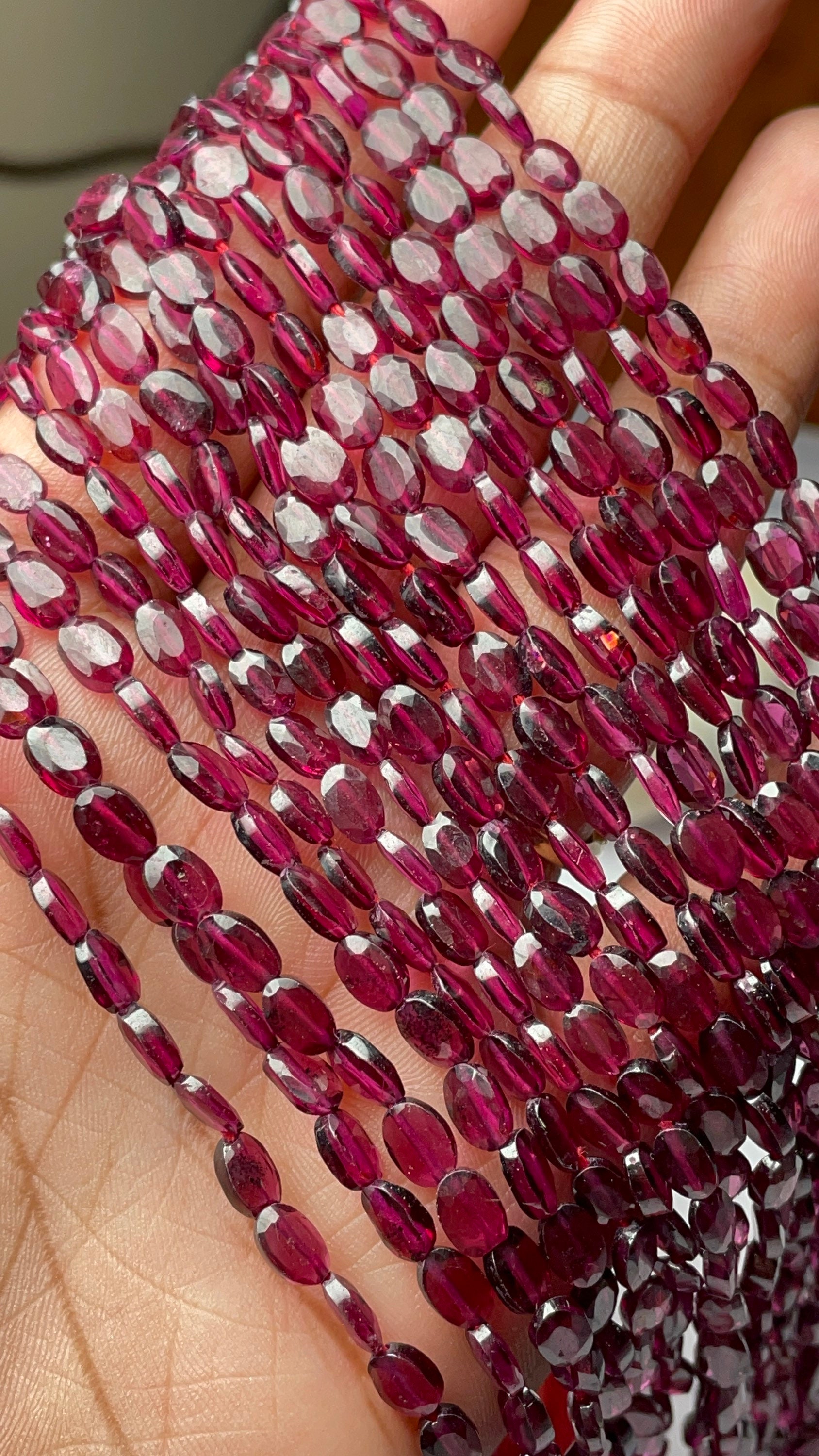 New Brand- Natural Garnet Faceted Oval Shape Gemstone Beads, 4x5.5 Mm Flat Oval Beads, 14 Inch Strand For Making Jewelry For Sale