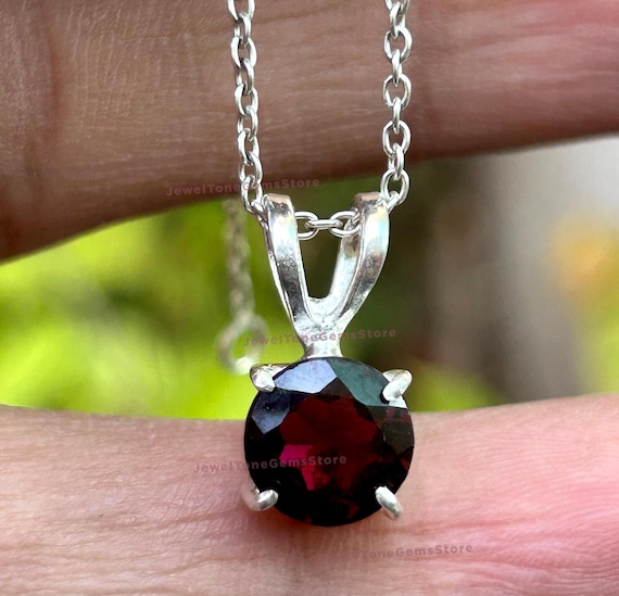 Round Cut Natural Garnet Pendant: 925 Sterling Silver Solitaire