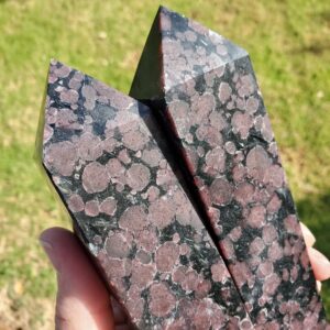 Big Garnet Tower - Physical Love, Passion, Connected to the Present - Firework Garnet Crystal Point Healing Gemstone