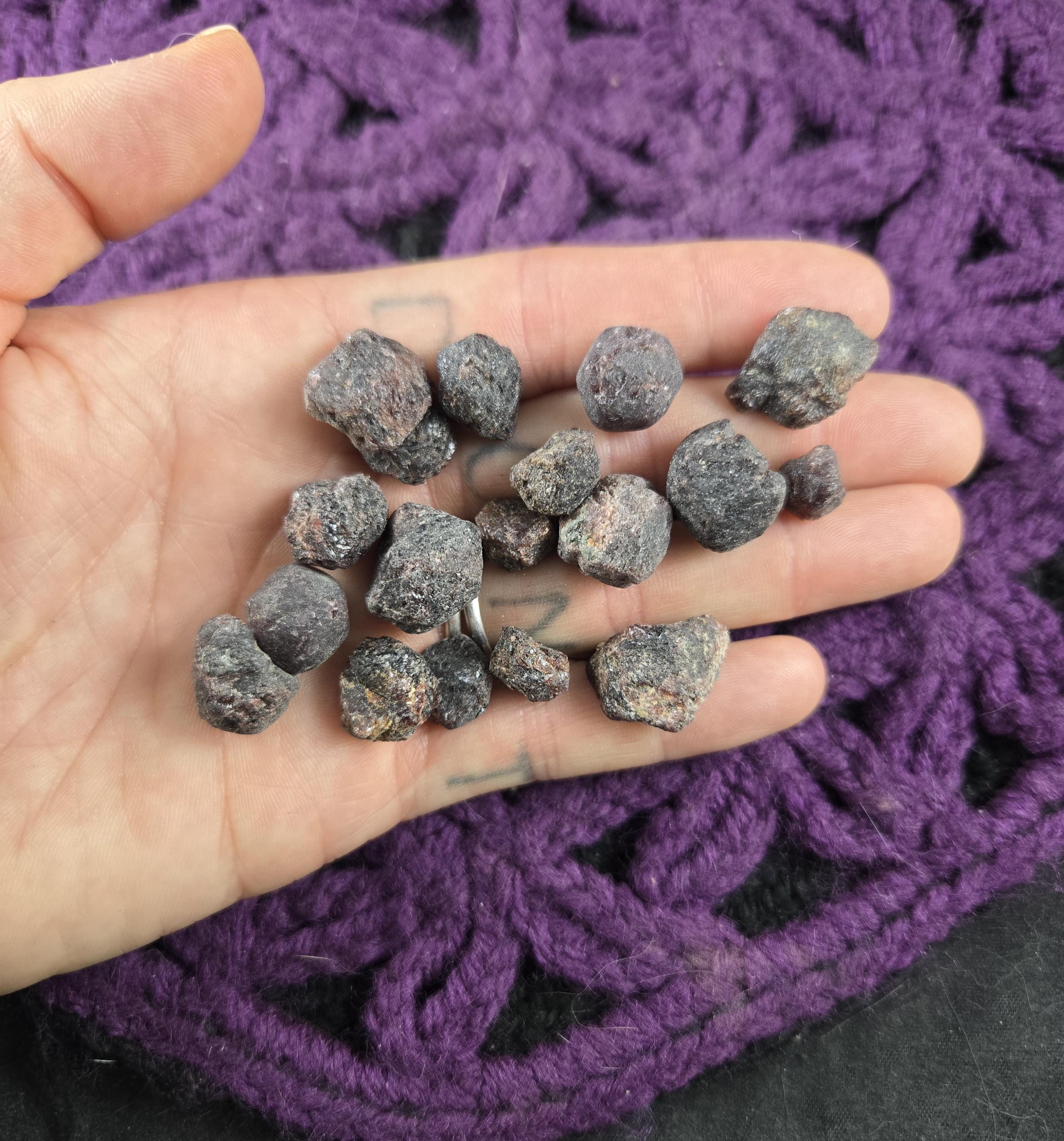 50g Rough Garnet Crystals Stones Dark Red Raw Crystal 50 Grams Bulk Parcel Wholesale Lot Gridding Grid Brazil 50g Rough Garnet Crystals Stones Dark Red Raw Crystal 50 Grams Bulk Parcel Wholesale Lot Gridding Grid Brazil