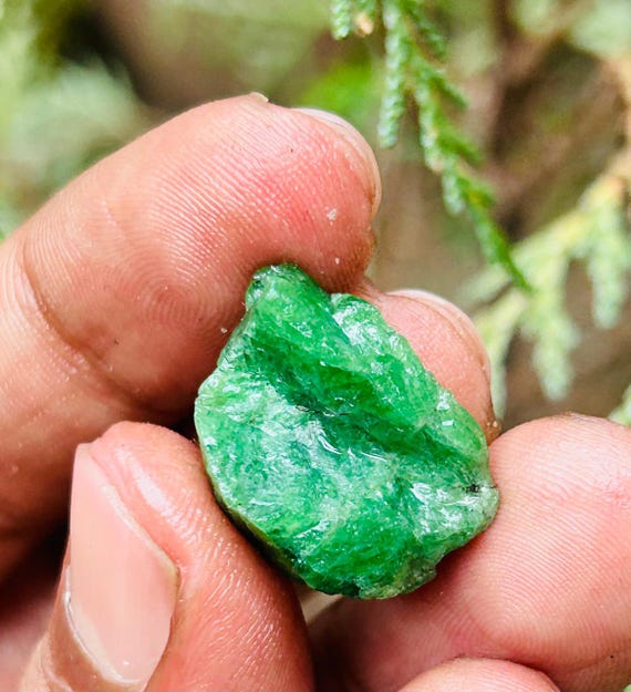 Aaa+ Raw Tsavorite Garnet Crystal _ Natural Tsavorite Grenet Roghf Gemstone Natural Raw Tsavorite Garnet Crystal For Healing 20crt