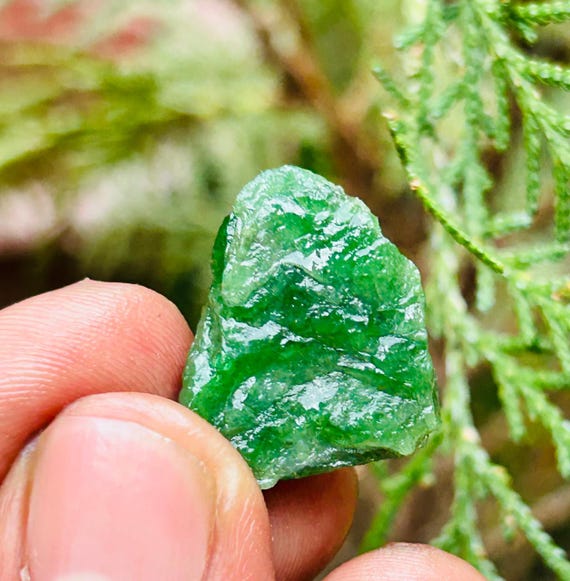Aaa+ Raw Tsavorite Garnet Crystal _ Natural Tsavorite Grenet Roghf Gemstone Natural Raw Tsavorite Garnet Crystal For Healing 40crt
