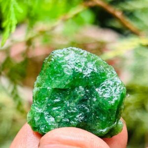 AAA+ Raw TSAVORITE GARNET Crystal _ Natural Tsavorite Grenet Roghf Gemstone Natural Raw Tsavorite Garnet Crystal For Healing 35crt
