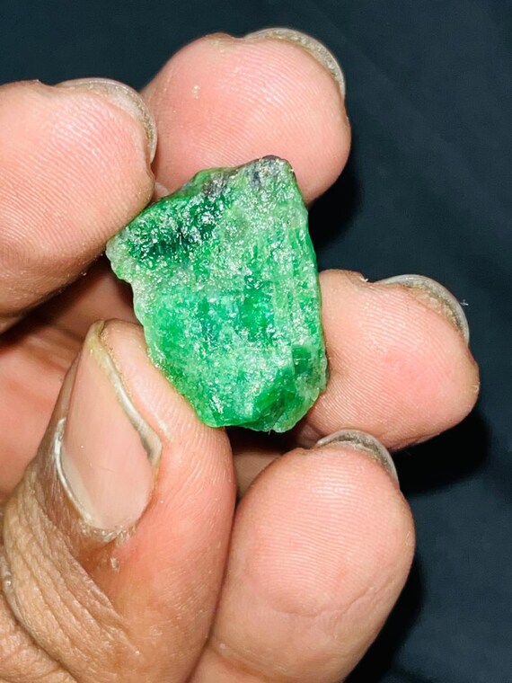 Aaa+ Raw Tsavorite Garnet Crystal _ Natural Tsavorite Grenet Roghf Gemstone Natural Raw Tsavorite Garnet Crystal For Healing 20crt