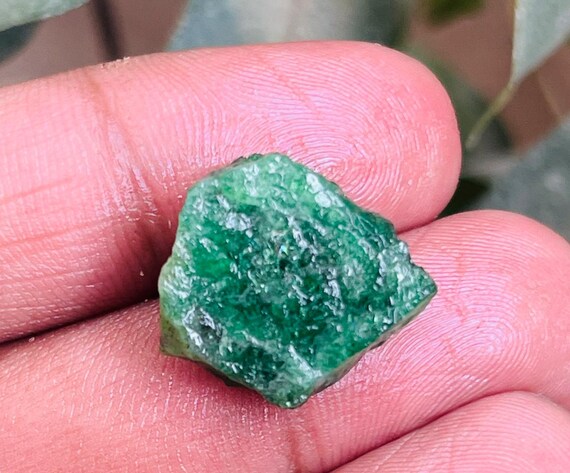 Aaa+ Raw Tsavorite Garnet Crystal _ Natural Tsavorite Grenet Roghf Gemstone Natural Raw Tsavorite Garnet Crystal For Healing 15crt
