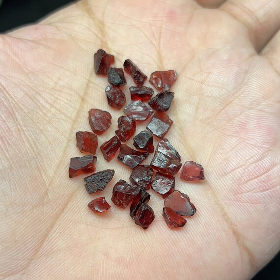 Hand-selected Natural Red Garnet Rough Lot | Transparent Uncut Stone 5–8mm Hand-selected Natural Red Garnet Rough Lot | Transparent Uncut Stone 5–8mm