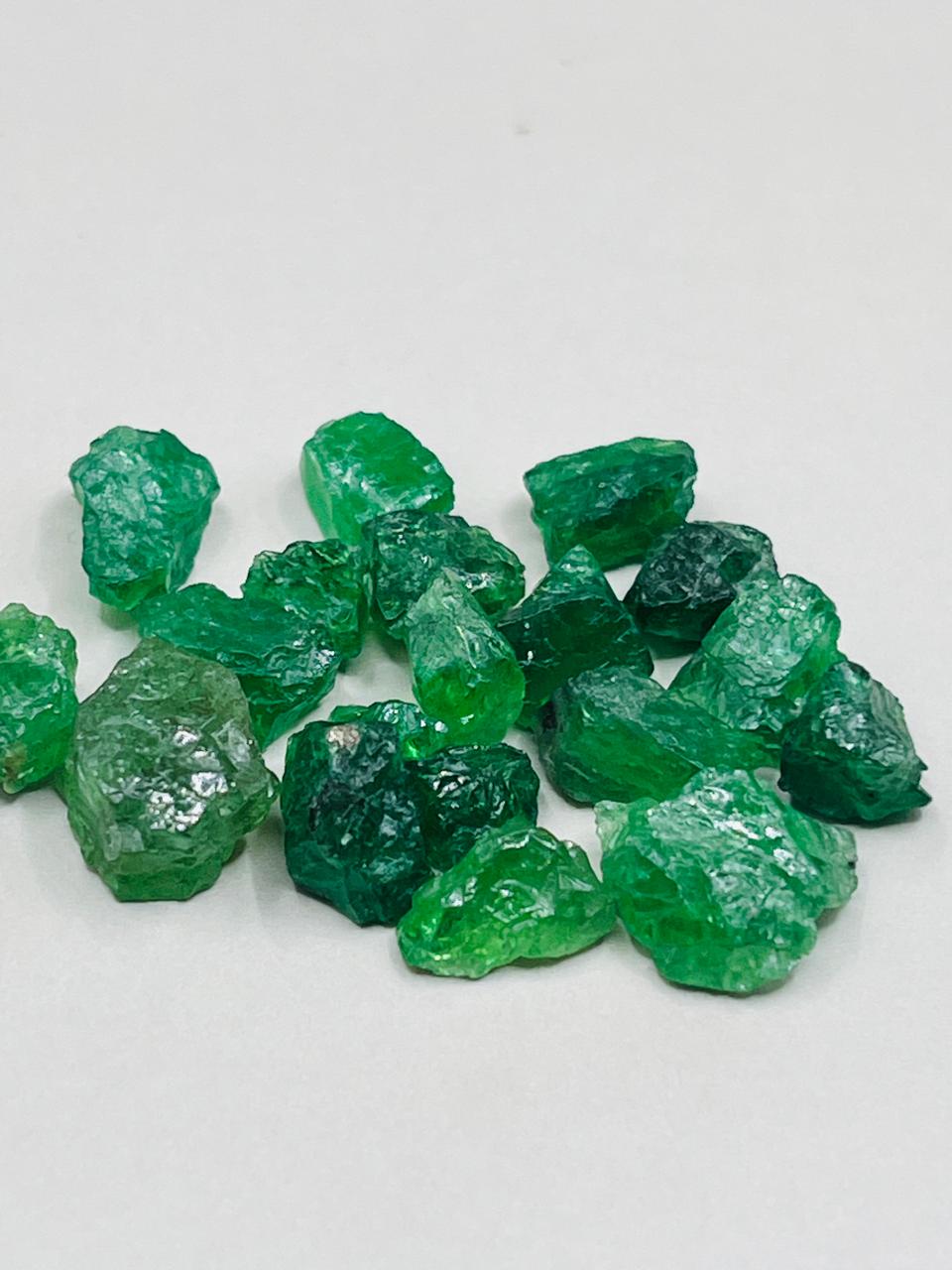 Raw Tsavorite Garnet Crystal _ Natural Tsavorite Grenet Roghf Gemstone Natural Raw Tsavorite Garnet Crystal For Healing