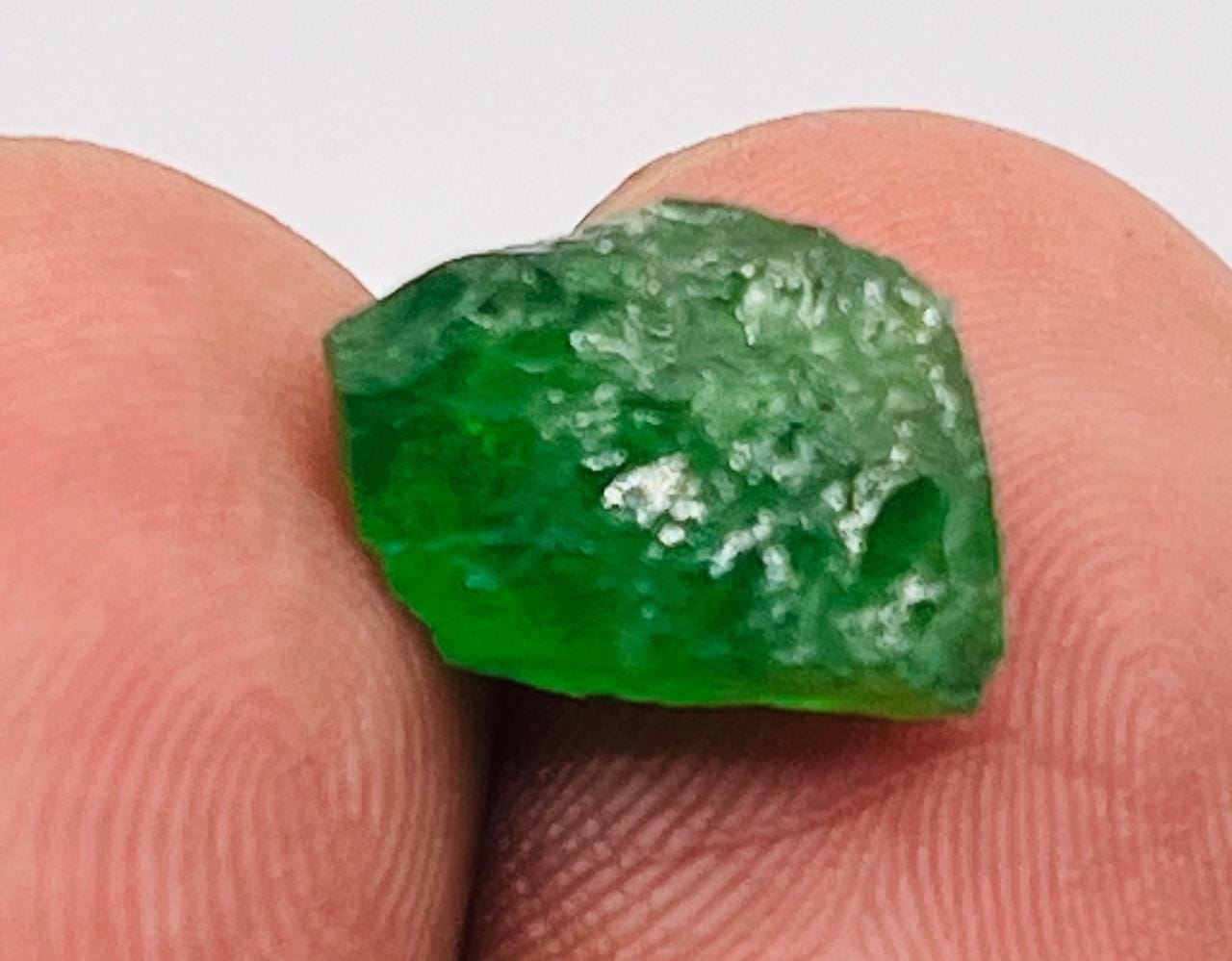 Raw Tsavorite Garnet Crystal _ Natural Tsavorite Grenet Roghf Gemstone Natural Raw Tsavorite Garnet Crystal For Healing 35crt