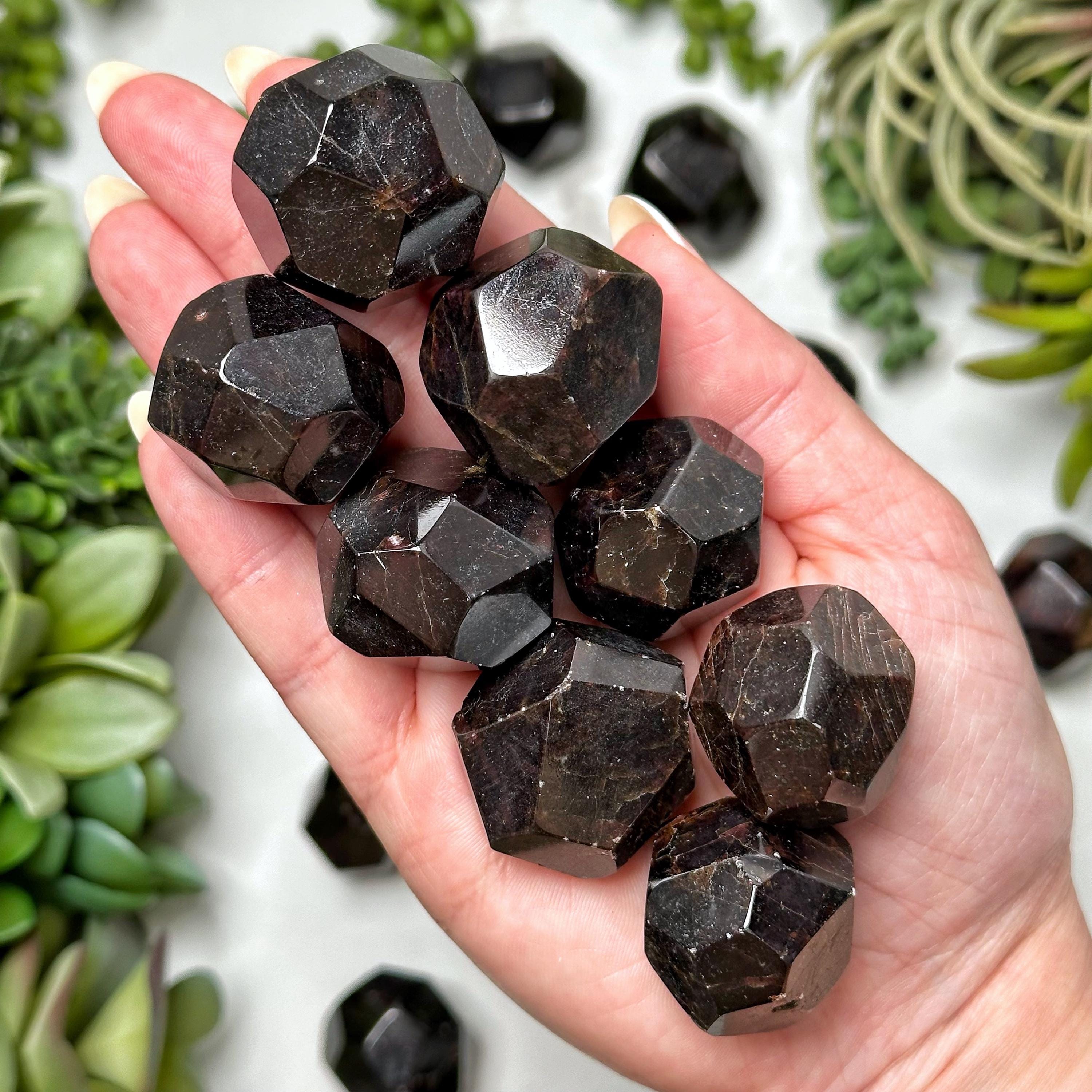 Garnet Dodecahedron | S, M, L | - No. 811 (polished Red Crystal Chunk, Heart Chakra, Healing Stone, Love)