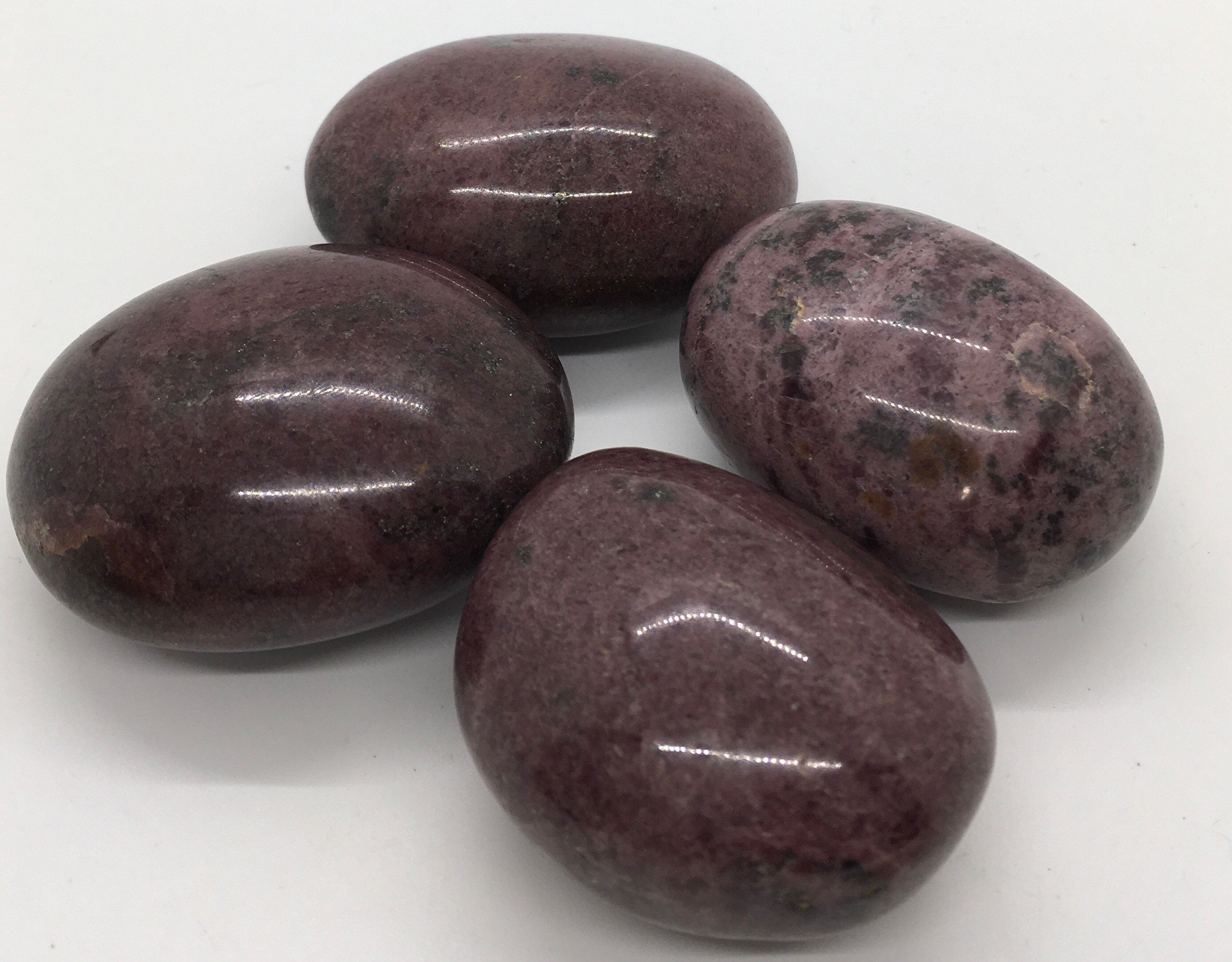 Polished Garnet Palm Stone: Chakra Healing Crystal