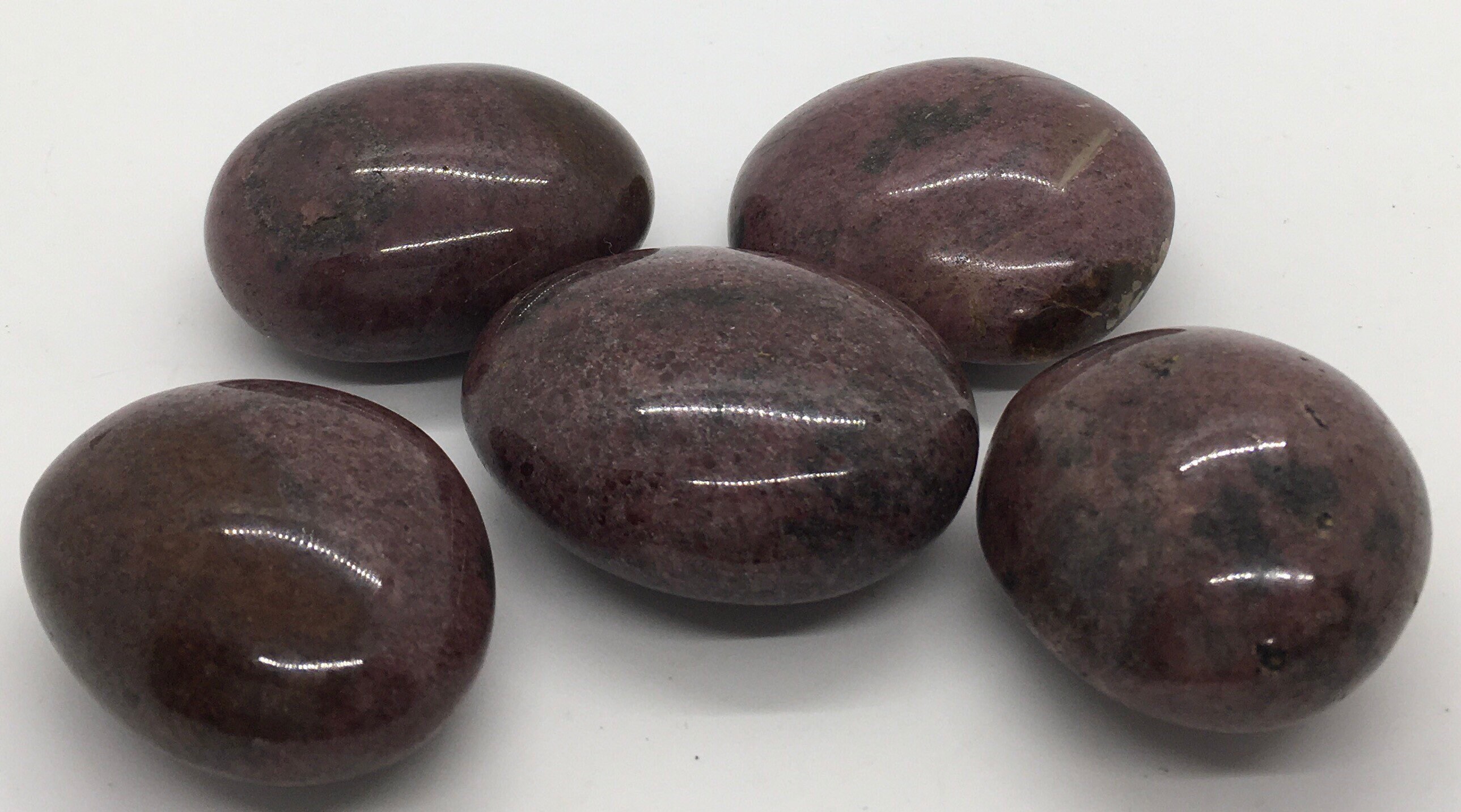 Polished Garnet Palm Stone: Chakra Healing Crystal