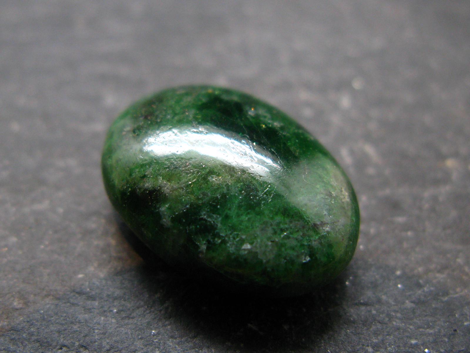 Gem Tsavorite Tsavolite Garnet Tumbled Stone From Tanzania - 20.0 Carats - 0.8"