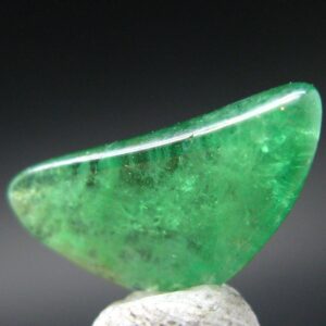 Gem Tsavorite Tsavolite Garnet Tumbled Stone From Tanzania - 3.28 Carats - 0.6" Gem Tsavorite Tsavolite Garnet Tumbled Stone From Tanzania - 3.28 Carats - 0.6"