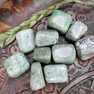 Grossular Garnet Tumbled Stone - Green Crystal from Pakistan