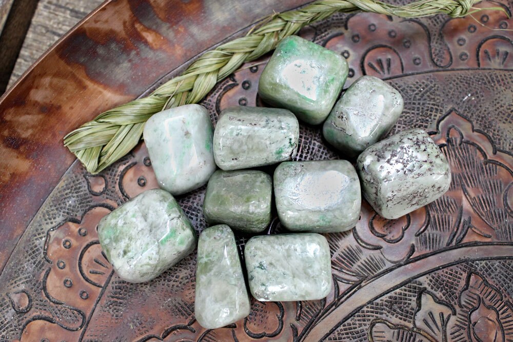 Grossular Garnet Tumbled Stone - Green Crystal From Pakistan