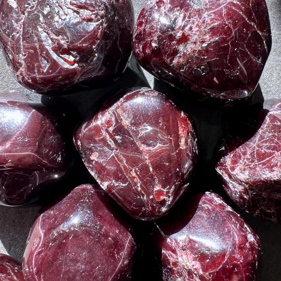 Red Star Garnet Tumbled Stone | Rare Rhodolite With Asterism