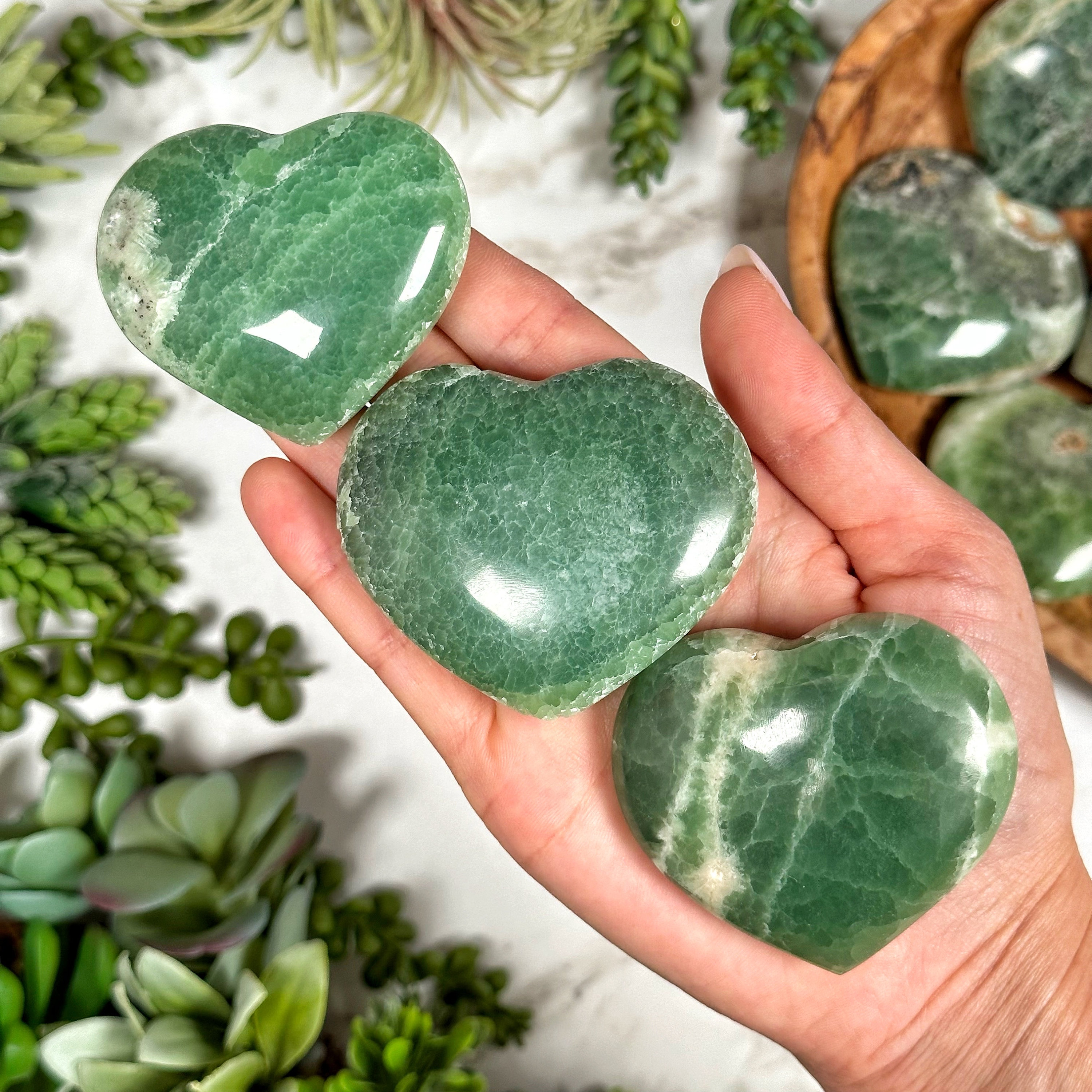 Green Calcite Heart | S, M, L | - No. 211 (polished Crystal Carving, Heart Chakra, Healing Stone, Love)