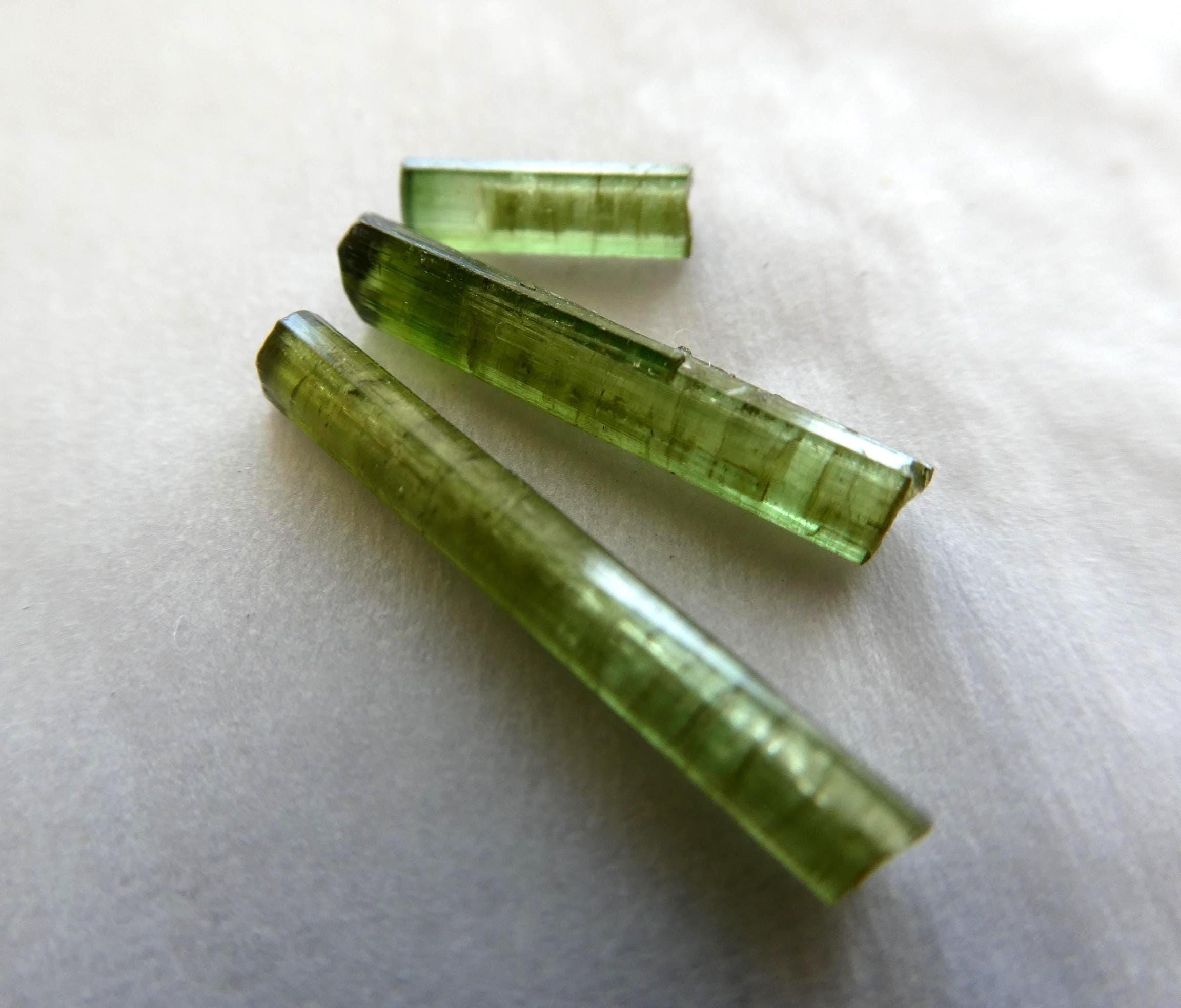 Raw Green Tourmaline Sticks 9-19mm Undrilled- 5 Pcs Natural Crystals-jewelry Making- Gemstone Electroform Crafts Raw Green Tourmaline Sticks 9-19mm Undrilled- 5 Pcs Natural Crystals-jewelry Making- Gemstone Electroform Crafts