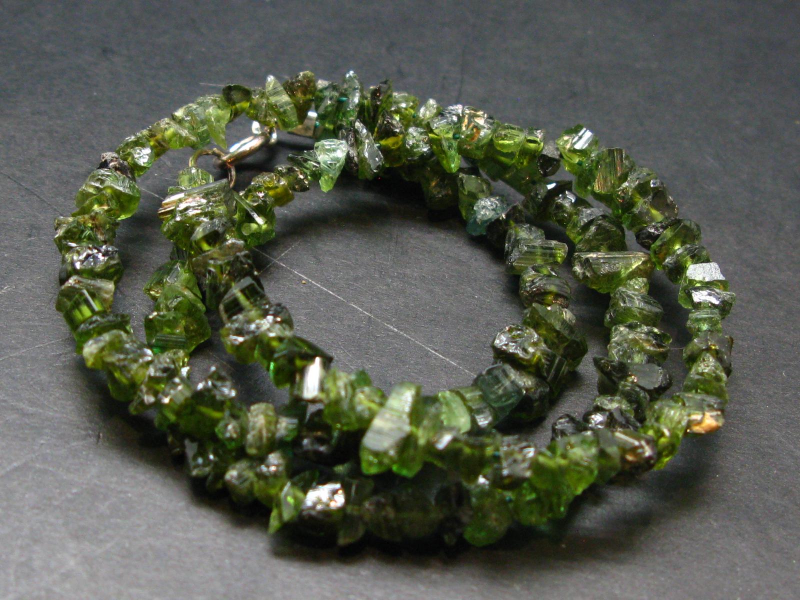Lightweight Tumbled Green Tourmaline Facetted Beads Necklace From Brazil - 19" - 18.05 Grams Lightweight Tumbled Green Tourmaline Facetted Beads Necklace From Brazil - 19" - 18.05 Grams