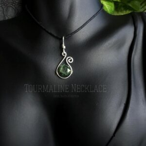 Faceted Green Tourmaline Pendant Necklace: Jewelry Gifts Faceted Green Tourmaline Pendant Necklace: Jewelry Gifts